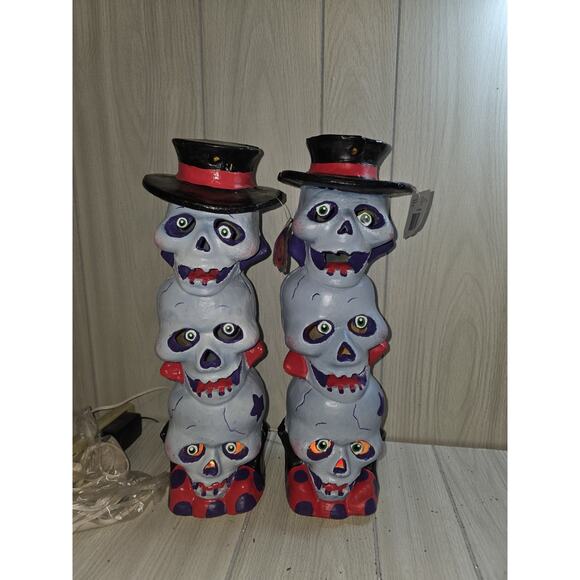 Vtg 1998 Halloween Skull Blow Molds Lighted Stacking 2 Towers Paper Magic NWT - Picture 3 of 7